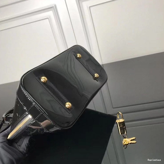 Repzbay PM VUITTON LOUIS ALMA 0820